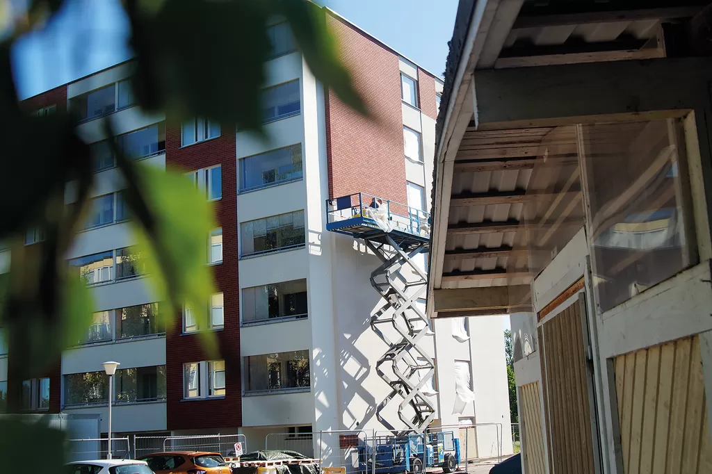 Palojoentie 3:n hulppean talon sivuseinä näytti heinäkuun toisena keskiviikkona tältä.